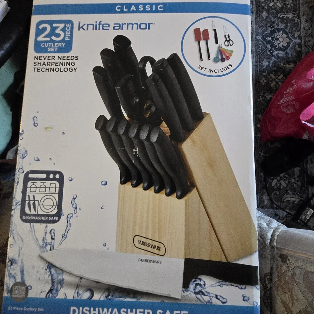 Farberware 23-Piece Knife Set with‎ Black Handles